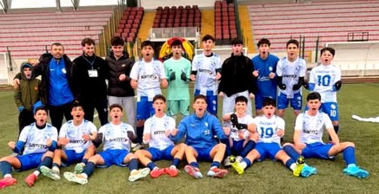 GÜMÜŞYAKASPOR U-18, DEPLASMANDA GÜLDÜ: 4-1